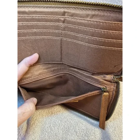 Free People Vegan Leather Wristlet Wallet Tan with 6 Card Slots & Coin Pocket - Picture 3 of 15